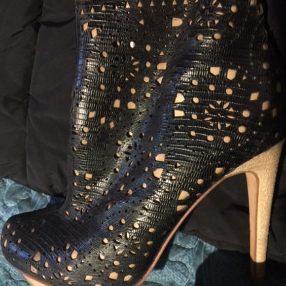 BCBGMAXAZRIA Ankle Boots Black Women's 8 1/2 - Picture 3 of 5